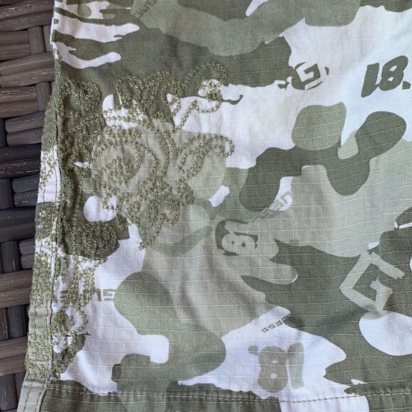 🎉1 hr sale 🎉Guess jeans short - Picture 2 of 8